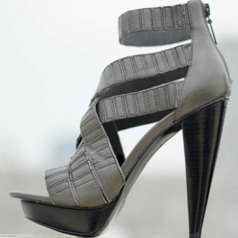 NEW Report Signature Sz 7.5 7 Leather High Heels